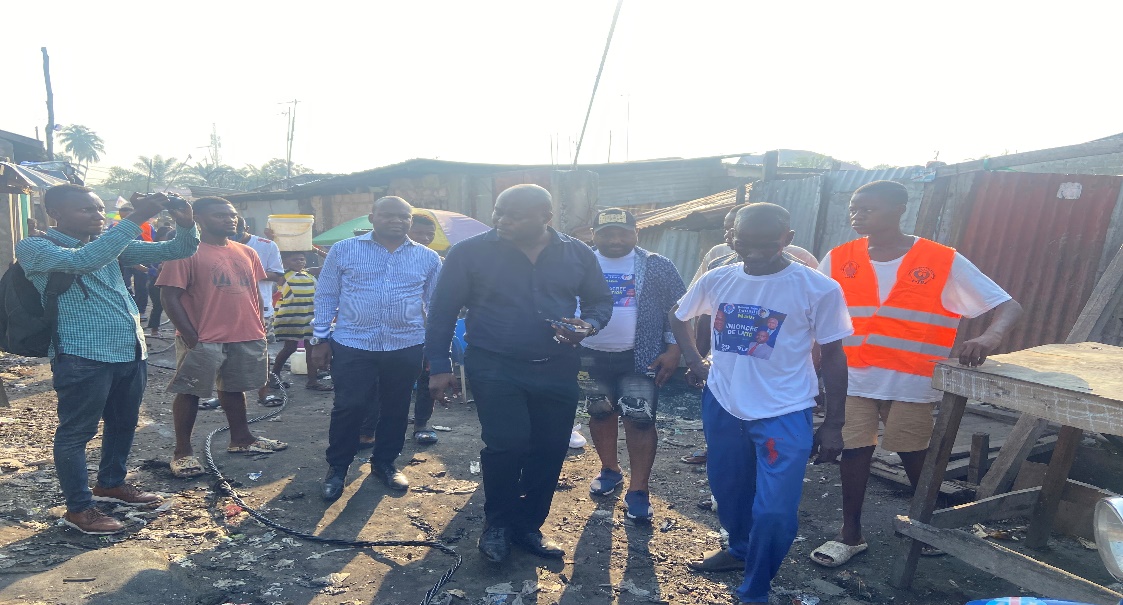 Visite de terrain pour l'électrification du quartier Kingabwa